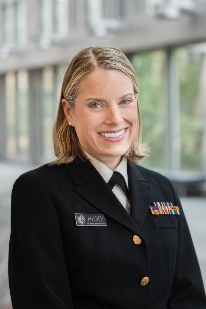 Dr Lauri Hicks